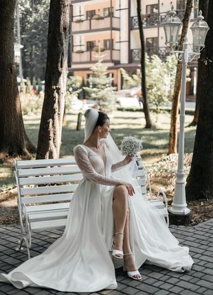 Весільна сукня