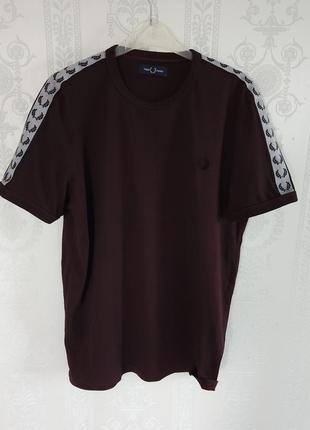 Fred perry футболка на лампасах