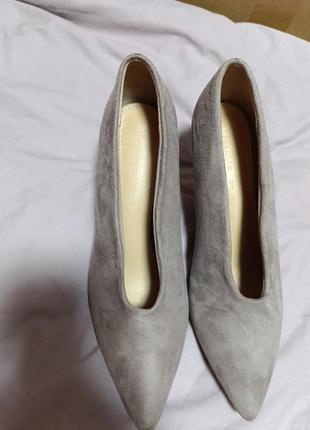 Замшеві сірі туфлі човники