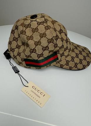 Кепка в стиле gucci