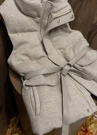 Жилетка кашемир в стиле loropiana на пуху утиному с поясом беж3 фото