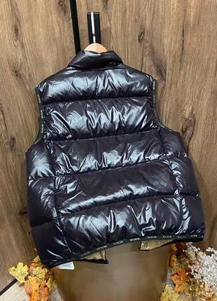 Жилетка в стиле moncler черная на пуху утиному зиму7 фото