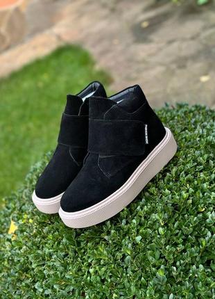 Ботинки замшевые женские