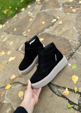 Ботинки замшевые женские