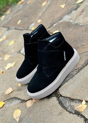 Ботинки замшевые женские