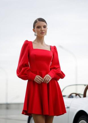 Атласное нежное платье
