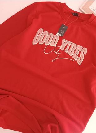 Женское спортивное красное платье esmara®.
с боковыми разрезами и надписью