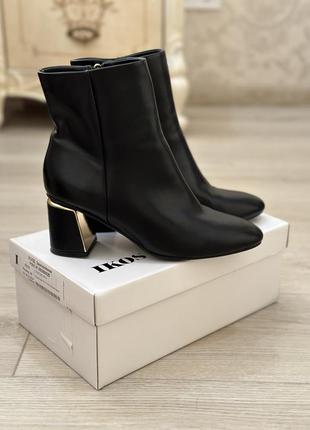 Ботинки на каблуке sinsay