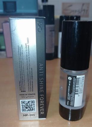 Матирующая база под макияж