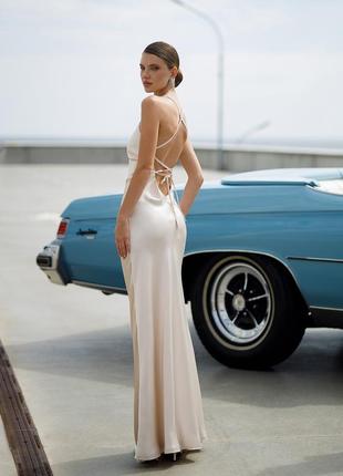 Шикарное платье макси с открытой спинкой