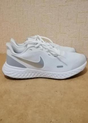 Кросiвки nike revolution 6