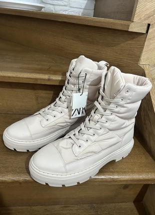 Классные ботинки zara