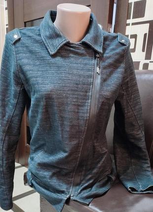 Женская фирменная куртка р.m