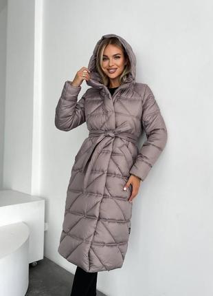 Женский пуховик средней длины