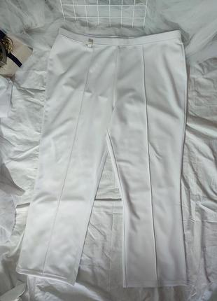 Белые кремплиновые брюки батального размера