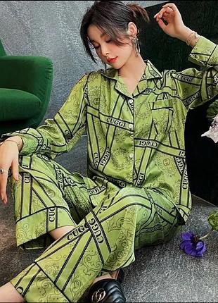 Піжама атласна зі штанами зелена