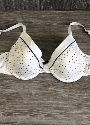 Нежный бюстгальтер на косточках