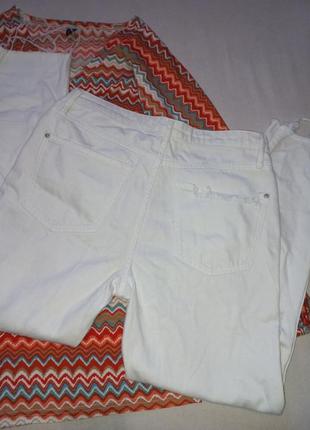 Рваные белые бойфренды джинсы sinsay5 фото