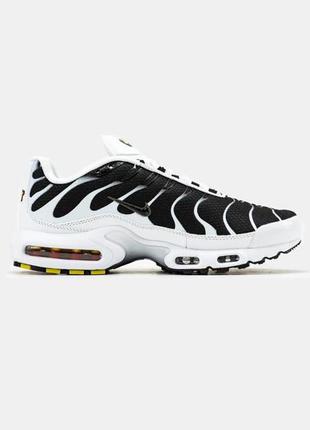 Nike air max plus tn black white