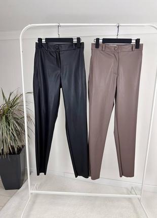 Штани екошкіра на замші
колір чорний, мокко
розмір 42,44,46,48,50,52