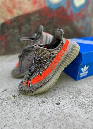 Женские кроссовки adidas yeezy boost 350 v2 beluga адидас изви буст серого из красного цветов