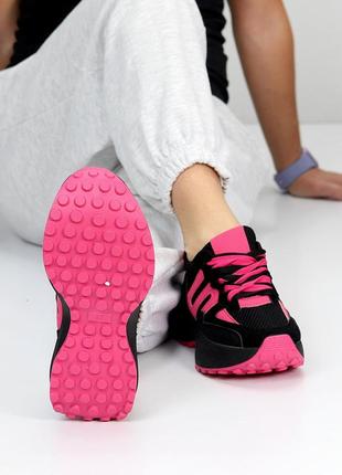 Гламурні літні кросівки, жіночі кроси, чорні з рожевим, фуксія, еко шкіра, замша...