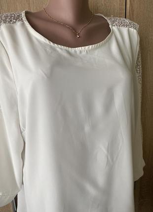 Блуза белая грудь-59 рукав-48 длина-72
