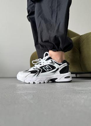 Жіночі кросівки new balance 530 black white нью беланс чорного з білим кольорів