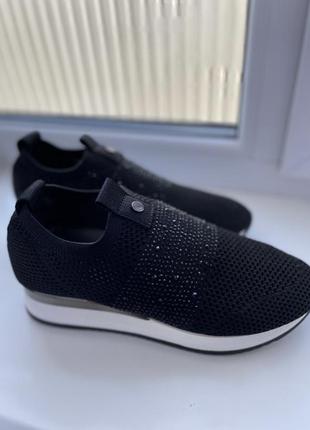 Кроссовки carvela