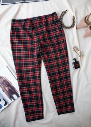 Актуальные зауженные брюки клетка от zara