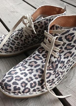 Чоботи леопардові