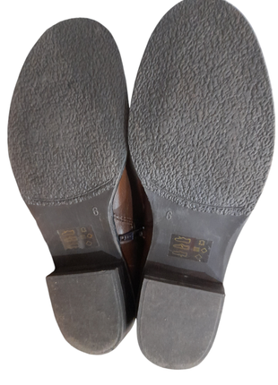 Жіночі шкіряні сапоги