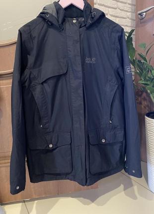 Теплая фирменная курточка jack wolfskin