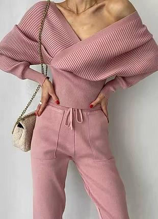 Вязаный свитер и штаны