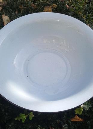 Таз эмалированный ссср на 20/литров,не был в использовании, состояние как на фото