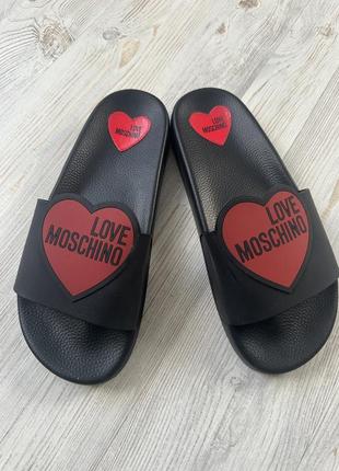 Love moschino шлепки