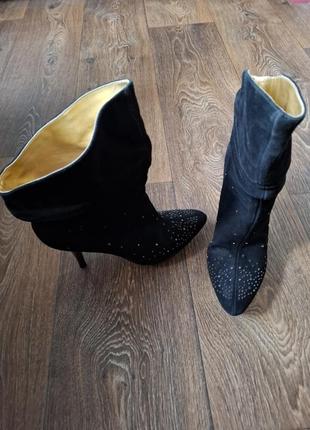 Ботинки замшевые nine west