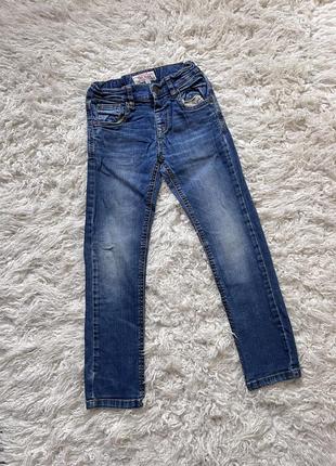 Джинси на 6-7 р