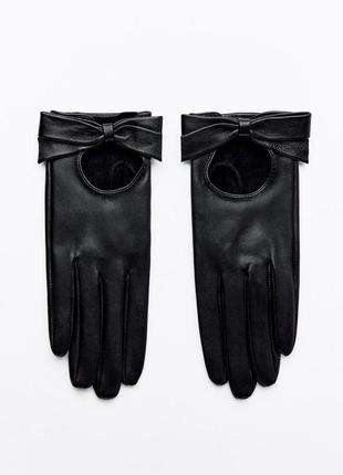 Кожаные перчатки с бантом