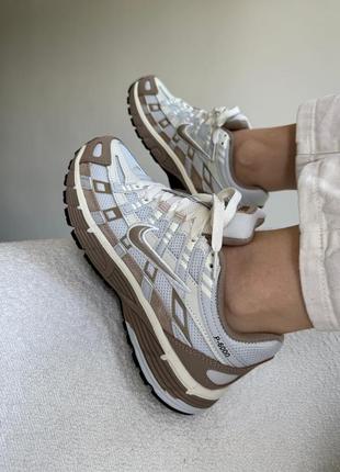 Женские кроссовки nike p-6000 beige white найк бежевого с белым цветами