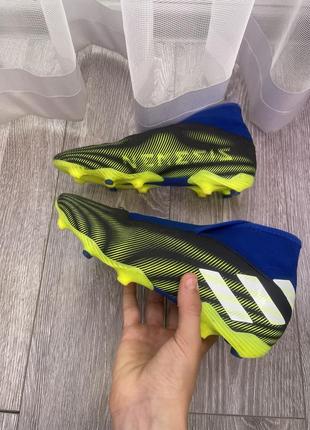 Футбольные бутсы без шнурков adidas nemeziz