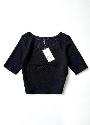 Блуза шикарная базовая модель черного цвета.