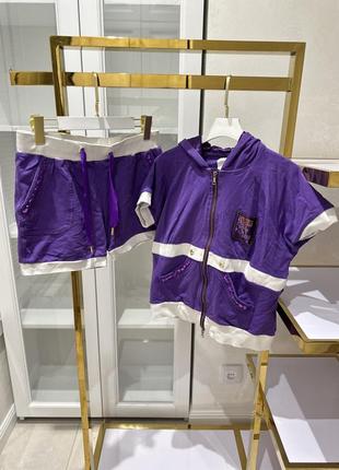 Жіночий костюм