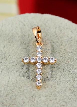 Крестик xuping jewelry с камнями 2 см золотистый