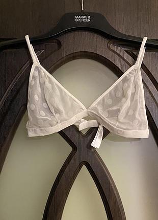 Шикарный, базовый, бра, в белом цвете, в притом в горошек, без косточек, от бренда: primark👌