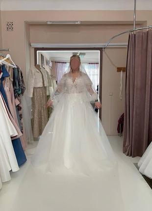 Свадебное платье