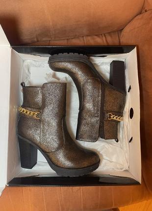 Ботинки демисезоны g by guess
