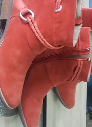 Супер стильные замшевые ботинки  "  spm hoes boots"  германия 40-41