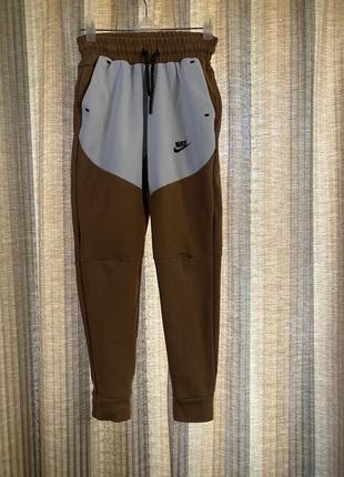 Спортивные штаны nike