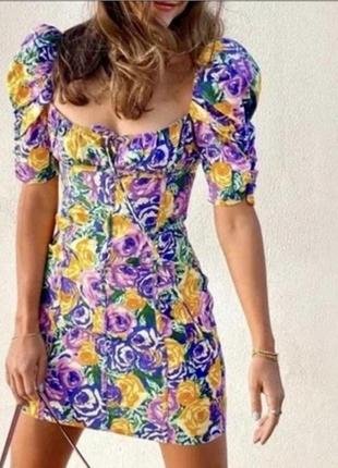Коротка квітчаста сукня zara